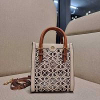 กระเป๋าถือ ใบเล็ก TORY BURCH T MONOGRAM LASER-CUT MINI TOTE