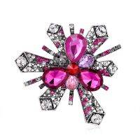 Vintage Elegant Animal Style Flower Shape Brooch for Women Birthday Christmas Gifts