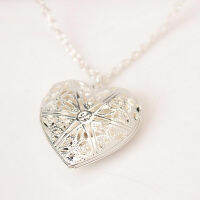 1ชิ้นจี้ห้อยกรอบรูปรูปหัวใจกลวงสร้อยคอ Liontin Locket ความรักเครื่องประดับของขวัญคู่รักวันวาเลนไทน์โรแมนติก