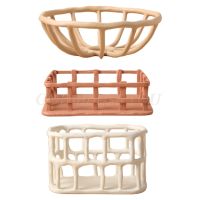 Creative Hollow Fruit Storage Basket Dessert Organizer Plate Bread Serving Handcrafted Tray Platter Retro Classic Decor