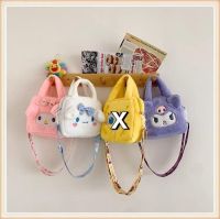 กระเป๋าสะพาย sanrio มี 3 ลาย ขนาด 15*16*7 cm สายสามารถปรับสั้งหรือยาวได้