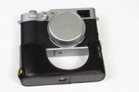 เคสกล้องหนัง Pu สำหรับ Fujifilm X100v X100-V กล้องครึ่งถุงคลุมกระเป๋าเปิดแบตเตอรี่ดีไซน์3สีดำสีกาแฟสีน้ำตาล