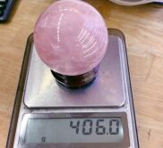 Quả Cầu Phong Thủy Đá Thạch Anh Hồng 0.4 kg Hợp mệnh Hỏa và Thổ