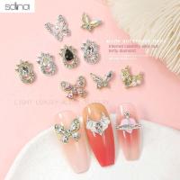 SDINA เครื่องรางเล็บผู้หญิง5ชิ้นเครื่องประดับมงกุฎหัวใจความรักเนลอาร์ตเมทัลอัลลอยหินสีติดเล็บผีเสื้อเครื่องประดับสว่านงานศิลปะเล็บ3D อุปกรณ์ตกแต่งเล็บ