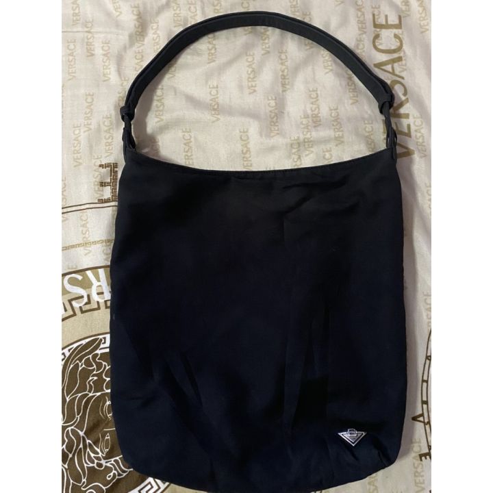 กระเป๋าสะพาย-bottega-veneta-ผ้าสีดำ-unisex-ของแท้