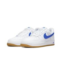 รองเท้าผ้าใบผช Nike Air Force 1 Low Retro "Since 82" รองเท้าผ้าใบหุ้มข้อต่ำกันลื่นกันลื่น unisex สีขาวสีน้ำเงิน รองเท้าผ้าใบผู้ชาย