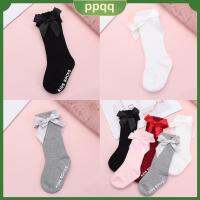 PPQQ KAOS Kaki Anak Perempuan ลูกไม้กันลื่นสำหรับเด็กนุ่ม1คู่เข่าสูงนานทารกแรกเกิดถุงเท้าโบว์เด็กทารก