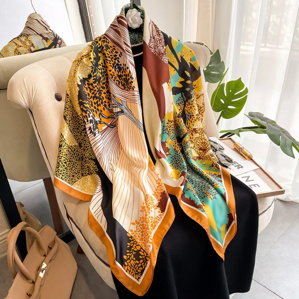 2022 Luxury Fashion 130*130 cm Silk Scarves Women Foulard Head