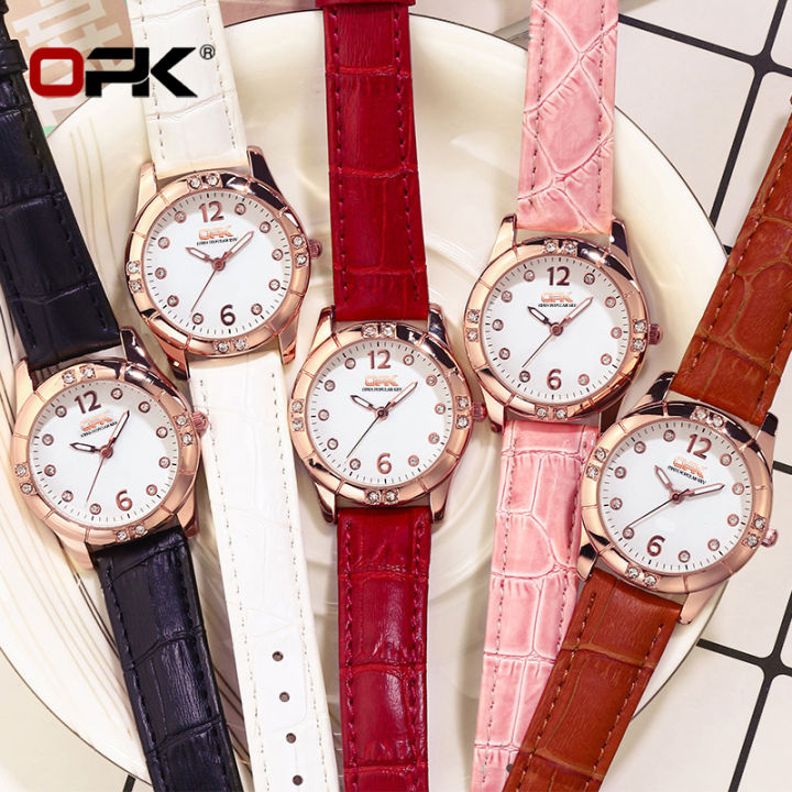 opk-2021ใหม่-original-นาฬิกาหนังสำหรับ-women-น่ารักนักเรียนกันน้ำนาฬิกานาฬิกาเพชรประณีตสีชมพูสีขาวสีดำสีน้ำตาลสีแดง