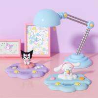 CHALI Kuromi Cinnamoroll ขาตั้งโทรศัพท์พีวีซีแบบนิ่มพลาสติกพีวีซีแท็บเล็ตสากลผู้ถือที่วางตุ๊กตาการ์ตูนมั่นคงน่ารักตั้งโต๊ะโทรศัพท์แท็บเล็ตตั้งโต๊ะ