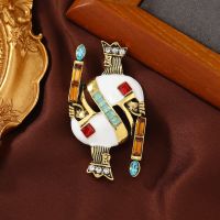 Female Fashion Vintage Pearl Cute Chess Horse Brooches For Women Luxury Yellow Gold Color Enamel Alloy Animal Brooch Safety Pins