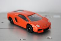 TOMICA 87 LAMBORGHINI AVENTADOR LP 700-4 1/68