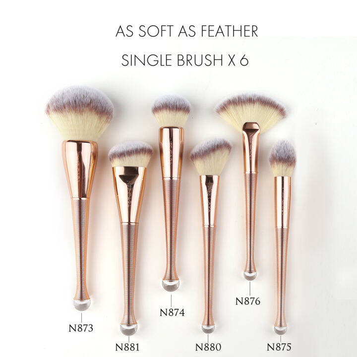 nee-cara-นีคาร่า-แปรงแต่งหน้า-แปรงปัดแก้ม-แปรงหัวตัดเฉียง-n880-angled-brush