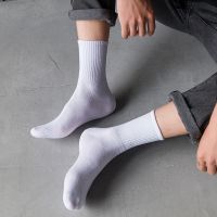 夏季纯棉中筒袜长袜纯色运动袜子Summer pure cotton tube socks and stockings solid color sports socks