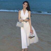 French beach skirt goddess fan Xian thin sleeveless design sense hanging neck su法式沙滩裙女神范显瘦无袖设计感挂脖吊带连衣裙女高级感新5.14