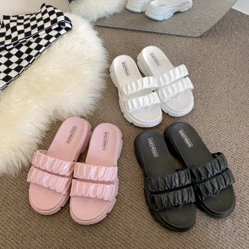 Pink puma outlet slides tumblr