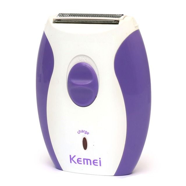 kemei-km-280r-เครื่องโกนกำจัดขนไร้สายใบมีดคู่-ขนาดพกพา-พร้อมสายชาร์ท-รุ่นจิ๋วสำหรับท่านสุภาพสตรี-สีม่วง