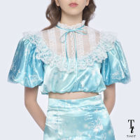 TandT - "BLUEBELL" Butterfly Printed Puff Sleeve Lace Trimmed Crop Top เสื้อคร็อปตัวสั้นจั้มพ์เอว แขนสั้นพอง ตัดต่อลูกไม้ช่วงคอ ผ้าซาตินพิมพ์ลายผีเสื้อ