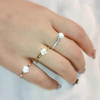 แหวนแต่งงานคริสตัลสำหรับผู้หญิงแหวนหมั้นแหวนหินทรงกลมขนาดเล็กสำหรับผู้หญิง