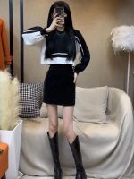 Fried web celebrity street hot style two-piece women who hitting scene of new fund 2022 autumn winters clothing bag used for travel buttock skirts dark suit