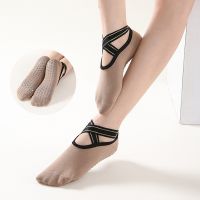 Straps Yoga Socks Women Non-Slip Grips Pilates Slippers Ideal for Pilates Pure Barre Ballet Dance Barefoot Workout