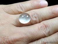 พลอย มูนสโตน (Moonstone) 9.64 ct. พลอยดิบธรรมชาติ ***#อัญมณีประจำเดือนราศีเมถุน (21 พ.ค. - 21 มิ.ย.) -น้ำหนัก 9.64 ct. -รูปทรง ไข่ หลังเบี้ย -สี ขาว น้ำนม -ขนาด 11.7 x 13.6 x 8.3 mm. -ความสะอาด VS -ค่าความแข็ง 6.5 -ประเทศ AFRICA