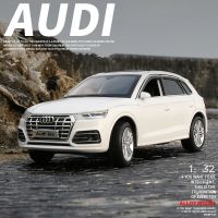 1:32 AUDI Q5 SUV โมเดลรถโลหะผสม Diecasts ของเล่นโลหะรถจำลองการสะสมเสียงและแสงของขวัญของเล่นสำหรับเด็ก