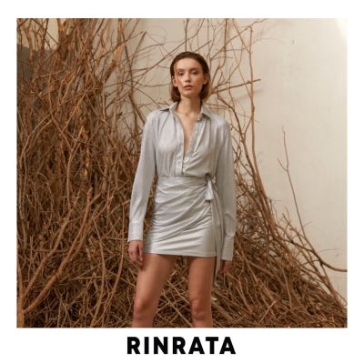 RINRATA - Madrid Shirt เสื้อเชิ้ต แขนยาว กระดุมหน้า ผ้าเมทัลลิค ยืดเล็กน้อย นิ่ม ใส่สบาย ตกแต่งกระดุมสีเงิน เสื้อไปงาน เสื้อทำงาน