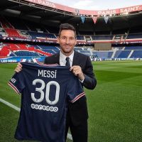 2021 ใหม่7 &amp; 10 &amp; 30 Neymar Messi Mbappe PSG Jersey ปารีส แซงต์ แชร์กแมงเสื้อฟุตบอลผู้ใหญ่ฟุตบอลการฝึกอบรมแขนสั้น เสื้อ 2021-22 PSG - djteam