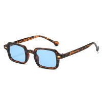 【hot】✻♦△  UV400 Fashion Sunglasses European and Rivet Eyewear for Men De Sol