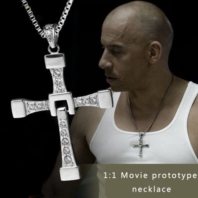 [MM75] Fast And Furious 8สร้อยคอ Dominic Toretto Cross สีเงิน Cubic Zirconia จี้เครื่องประดับภาพยนตร์สำหรับผู้ชายและผู้หญิงขายส่ง