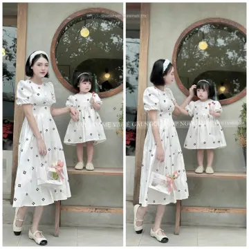 Váy đầm tiểu thư vải tơ bóng phối ren cho bé gái MamLa