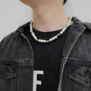Mini Elisa Gold Satellite Short Pendant Necklace in Ivory Mother-of-Pearl |  Kendra Scott