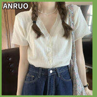 ANRUO เสื้อเชิ้ตแขนสั้นคอวีแนวฝรั่งเศสสำหรับผู้หญิงดีไซน์แบบโพรงสำหรับฤดูร้อน2023ใหม่แนวนางฟ้าสุดชิคเสื้อเอวลอย