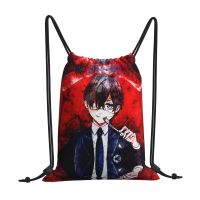 HOT TIQAIASGOP 105 Ciel Phantomhive ยิ้มด้วยส้อมอะนิเมะการ์ตูนบัตเลอร์สีดำพิมพ์ Drawstring เก็บกระเป๋าเป้สะพายหลังกระเป๋าเดินทางกระเป๋ามัลติฟังก์ชั่