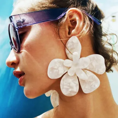 Fashionable Glossy Ear Cuffs Eye-catching Flower Ear Adornments Trendy Flower Ear Clips Bold And Beautiful Clip-ons Exaggerated Statement Clip Earrings