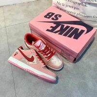 SB Dunk Low Pro ข้อต่ำ จำกัดวันวาเลนไทน์ ชายหญิงคู่รองเท้าอินเทรนด์รองเท้ากีฬานักเรียนมัธยม