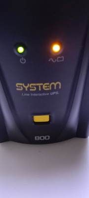 SYSTEM  800VA เครื่องสำรองไฟมือสอง แบตเตอรี่เสื่อมเก็บไฟไม่ดี  ซื้อเพื่อเปลี่ยนแบตเตอรี่ 800VA 300W
