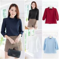 Narinari : NT2392 Ruff Collar Textured Blouse เสื้อทำงานคอจีบ