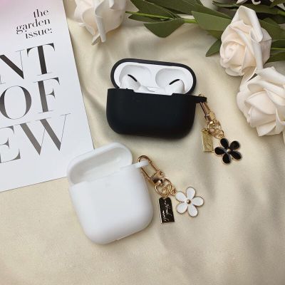 Retro Black White Flower Keychain For AirPods Pro 3 Case Wireless Bluetooth Silicone Earphone Case For AirPods 2/1 Protect Cover Headphones Accessorie