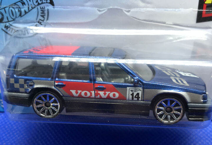 hot-wheels-volvo-850-estate-2-10