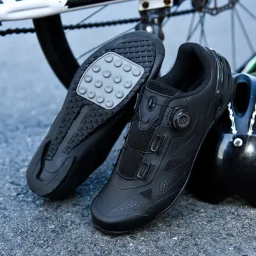 Lockless best sale cycling shoes