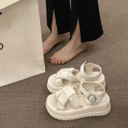 Top 5 mẫu giày sandal nữ đi học được yêu thích nhất - ALONGWALKER