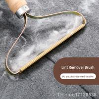 【hot】♘❇❈  Lint Remover Fuzz Fabric Shaver Wood Handle Manual Clothing Hair Removal Machine