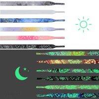 [HOT XJJKENG HOT] สีสัน Luminous Shoelaces High Bright สำหรับ Night Work เดิน Runing ขี่จักรยานความปลอดภัยเชือกผูกรองเท้ารองเท้าผ้าใบแบนผ้าใบรองเท้า Laces