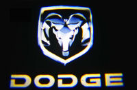 1คู่ DODGE LED ประตูไฟรถยนต์แสงเลเซอร์เงาโลโก้ สำหรับ Dodge Avenger / Charger / Magnum โปรเจคเตอร์ เช็ต2ชิ้น / ติดตั้งง่าย / จัดส่งด่วน / Courtesy door shadow TUNING lights