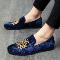 Mens Wedding Dress Shoes Casual Men Loafers New Big Size Lazy Peas Shoes Embroidery Moccasins Shoes Suede Leather Shoes Zapatos