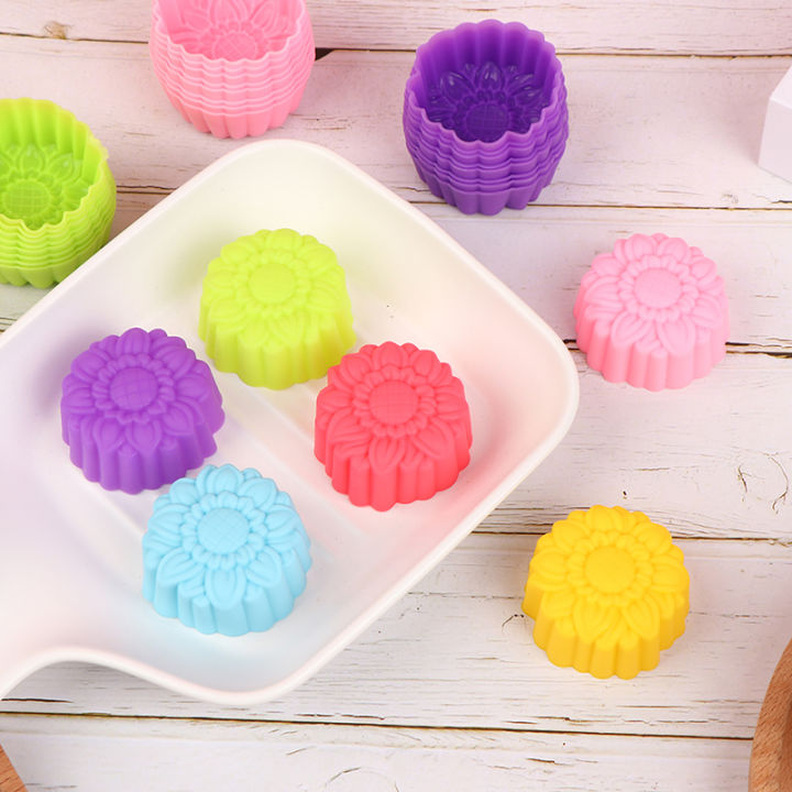 SILICONE MUFFIN MOULD - FLOWER DESIGN