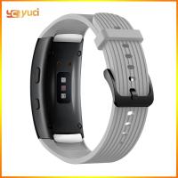 Yuci สายนาฬิกาซิลิโคนสำหรับ Samsung Galaxy เกียร์ Fit2 Pro สายนาฬิกาข้อมือกำไลข้อมือสำหรับ Samsung Gear Fit 2 SM-R36