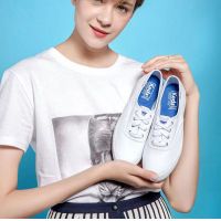 KEDS รองเท้าผ้าใบ แบบผูกเชือก รุ่นสีขาว